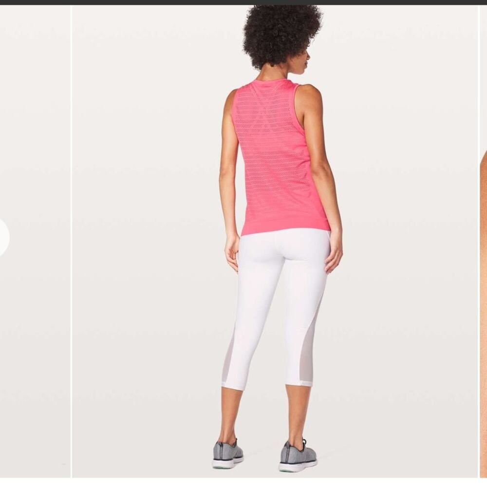 Lululemon Breeze By Muscle Tank II
Glossy / Glossy 4 - Picture 3 of 10